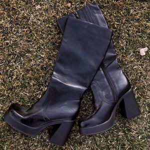 VINTAGE CHUNKY KNEE HIGH PLATFORM BOOTS!! 🖤